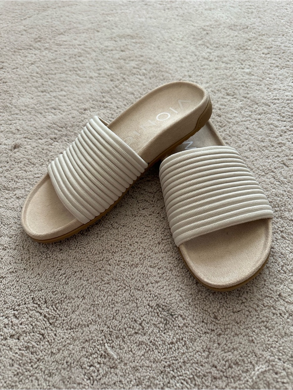 Women’s Vionic Evie Knit Cream Ribbed Slide Sandals NEVER WORN